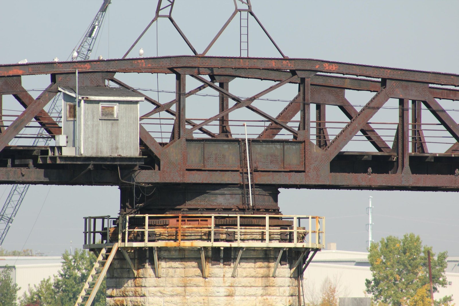 Operating machinery, swing span